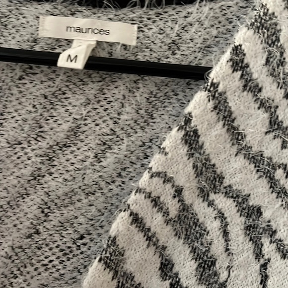 Maurice’s cardigan - Picture 3 of 4